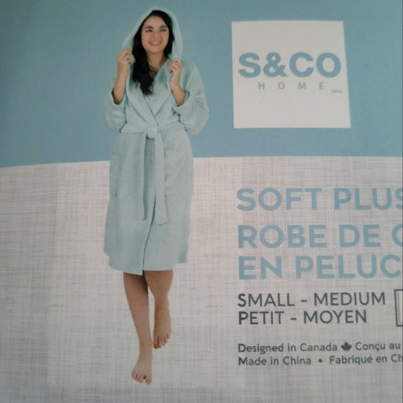 💙💙💙Womens Soft robe never used. - Picture 1 of 2